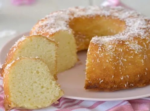 Gâteau au mascarpone à la noix de coco, moelleux et doré