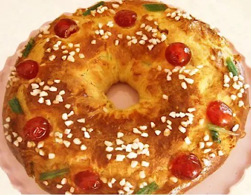 Couronne des rois bordelaise garnie de cédrat confit, d’angélique et de cerises confites