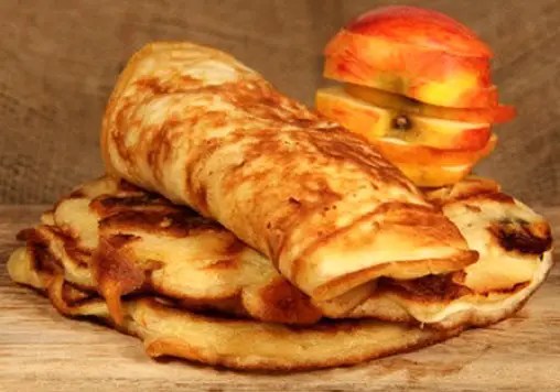 Sanciau berrichon, grosse crêpe dorée aux pommes caramélisées