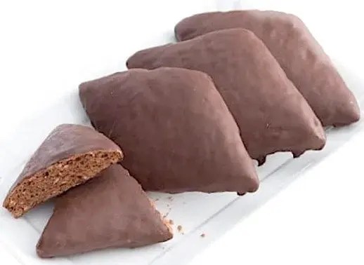 Mostaccioli napolitains en losanges glacés au chocolat noir