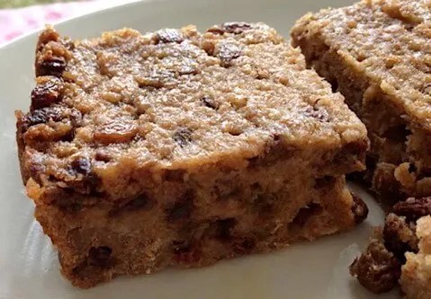 bodding bruxellois, gâteau de pain rassis au café et aux raisins