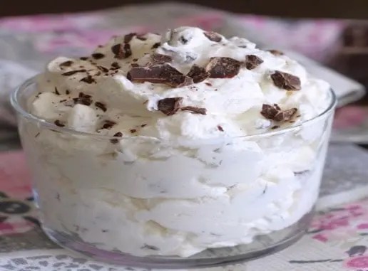 crème stracciatella au mascarpone et copeaux de chocolat noir