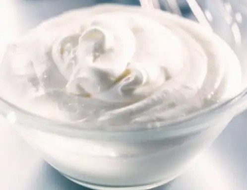 crème chantilly italienne onctueuse, crème pâtissière et crème fouettée