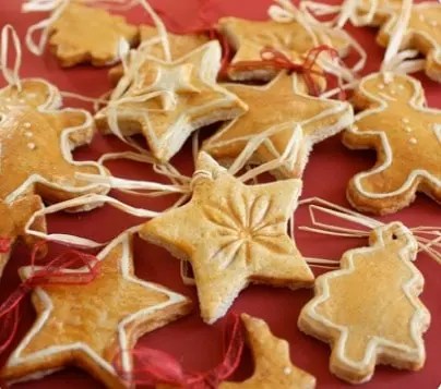 Sujets en pâte à sel à suspendre dans le sapin de Noël