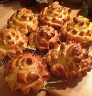 brioche pomme-cannelle de Martinique, petite brioche antillaise dorée