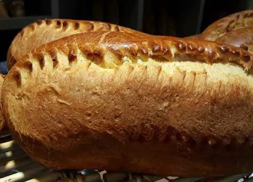 gâche normande, brioche moelleuse de Normandie dorée et ciselée