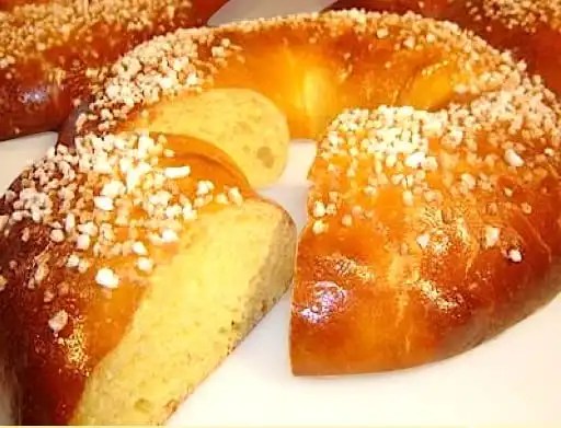 Couronne des rois facile dorée et couverte de sucre en grains