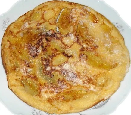 pastera aux pommes, crêpe épaisse des Pyrénées aux pommes caramélisées