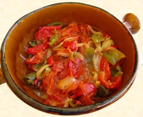 Piperade basquaise aux poivrons, tomates et piment d'Espelette