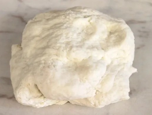 Pâte à tarte légère au yaourt, souple et moelleuse