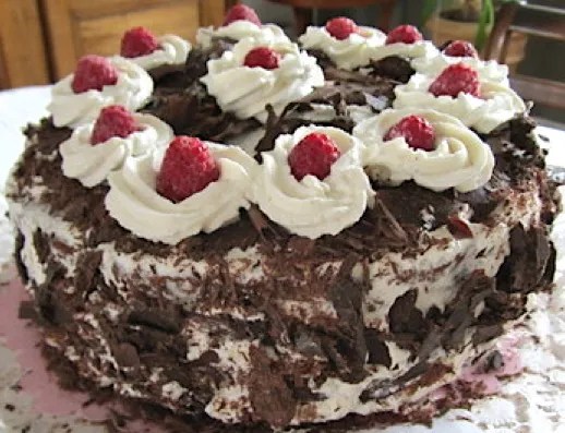 Vosgienne aux framboises, gâteau au biscuit chocolat et copeaux
