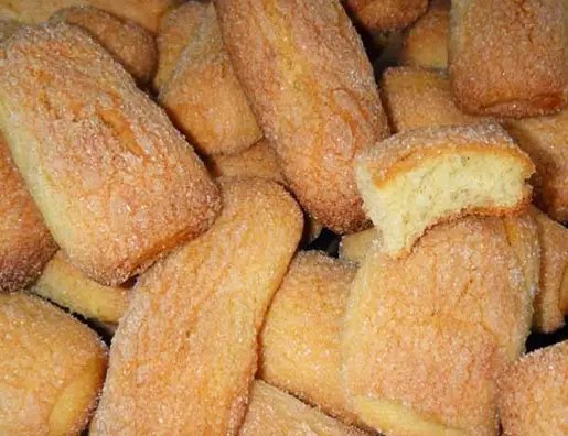 Pastarelles, biscuits au lait rectangulaires des Pouilles