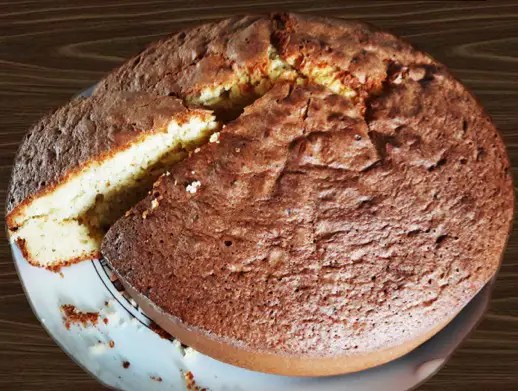 gâteau Z moelleux façon Tupperware, saupoudré de sucre glace