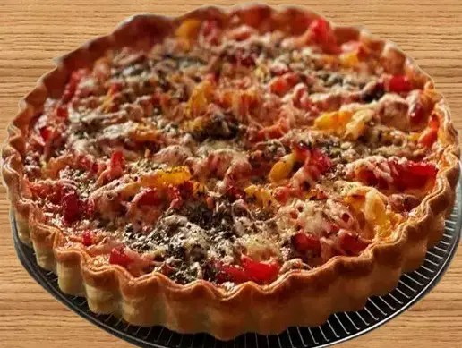 Tarte basquaise au jambon de Bayonne et au piment d'Espelette