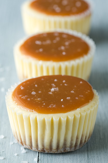 Cheesecake cupcakes with Caramel Sauce