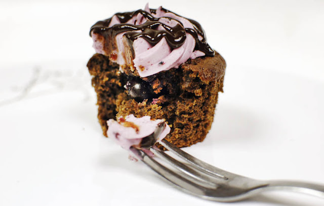 Chocolate Chunk Blueberry Cupcakes