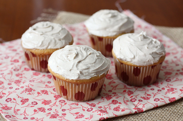 Apple Pie Filled Cupcakes