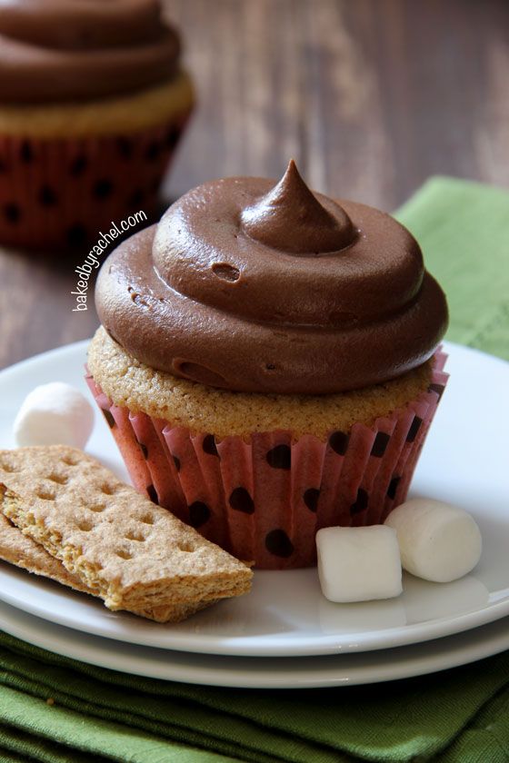 Cinnamon Graham S'Mores Cupcakes