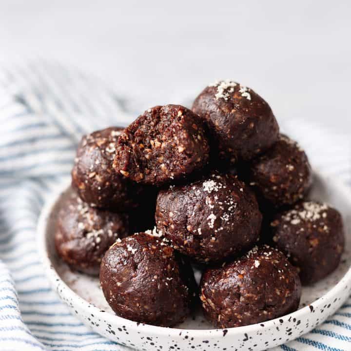 Steps to Make Peanut Butter Protein Balls Recipe With Dates