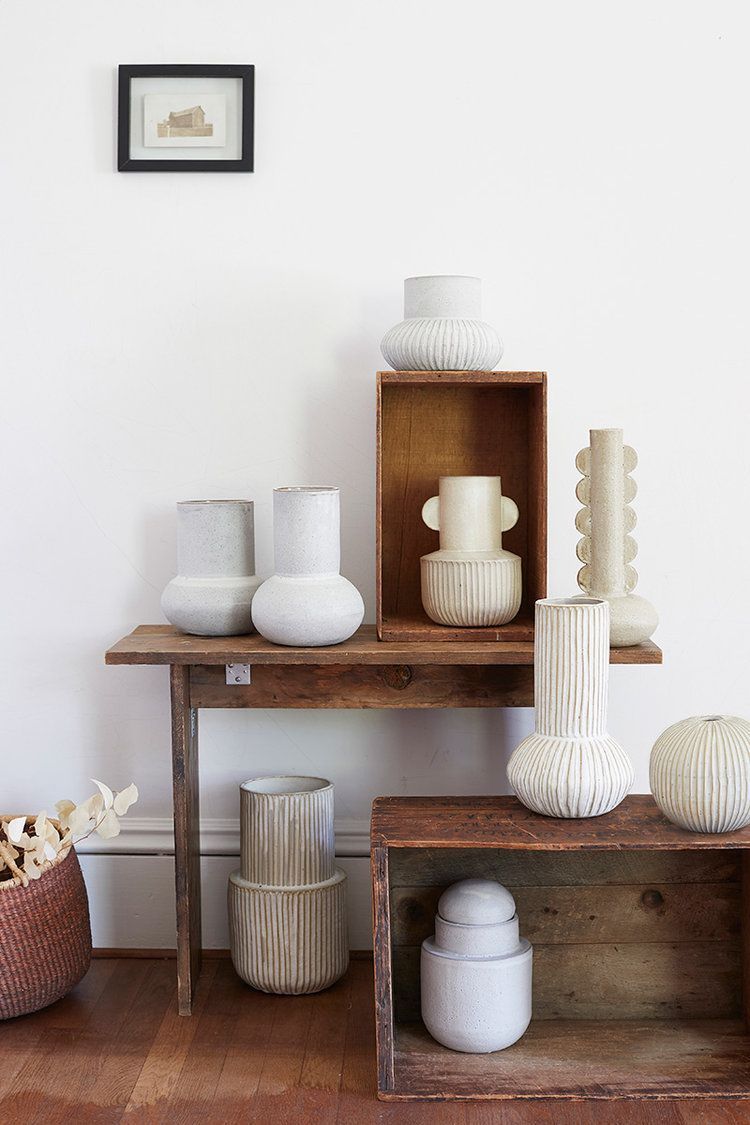 17 stunning ceramic vases that can be used in any room