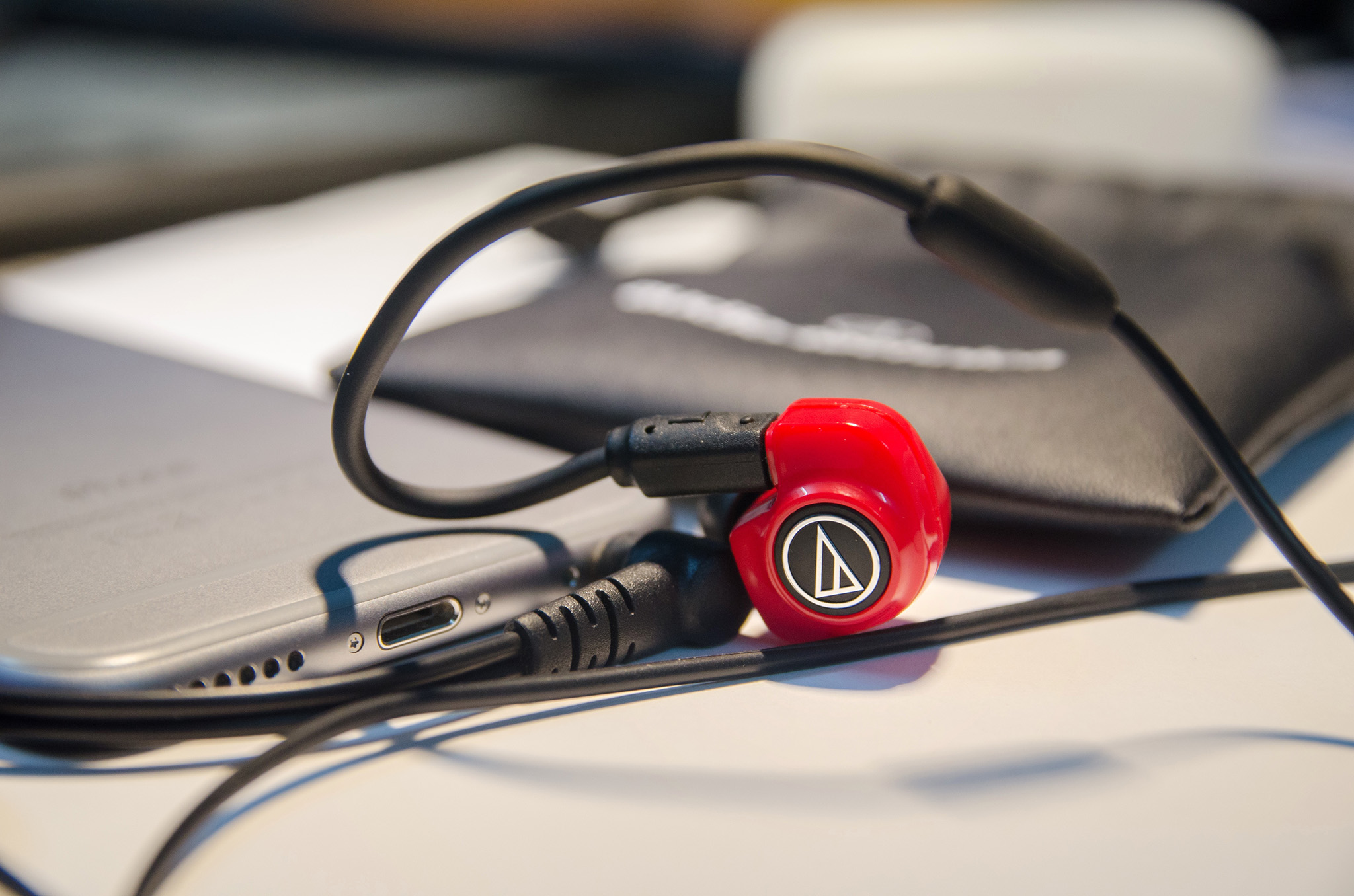 Review : Audio Technica ATH-IM70 – Curious Electrons