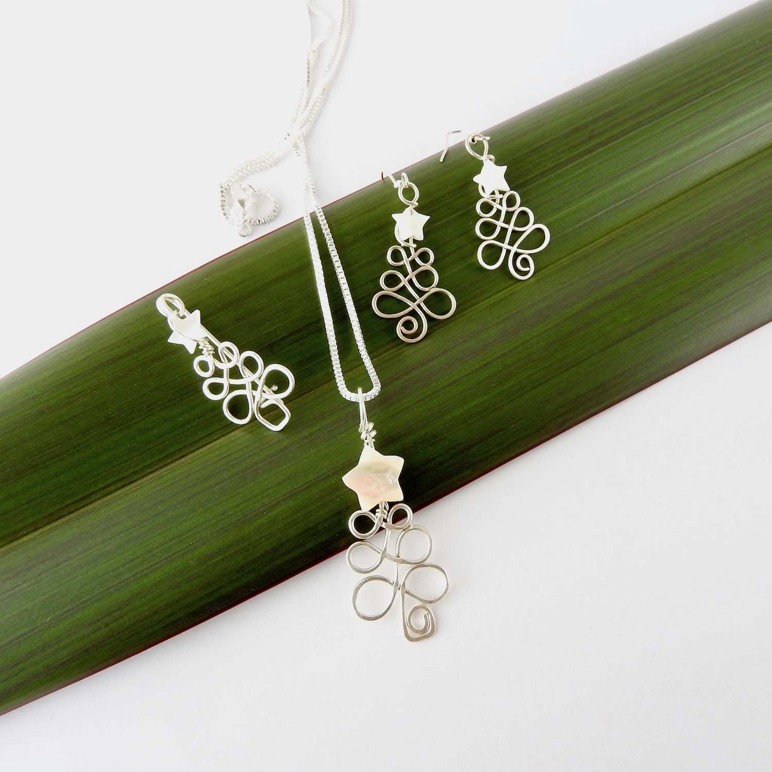 Wire Wrapped Christmas Jewellery including Brooch, Earrings and Necklace