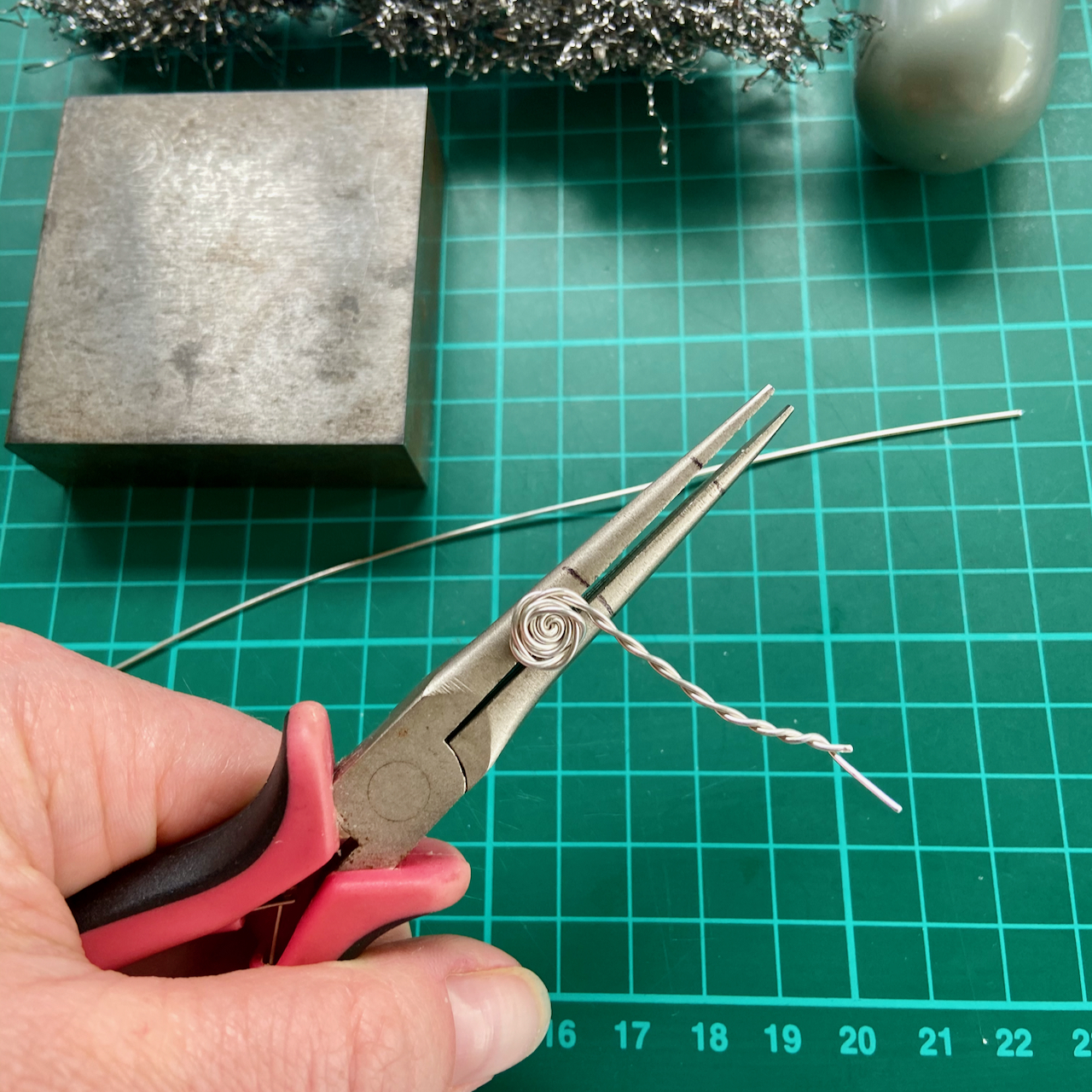 Wrapping the twisted wire around makes it look like petals