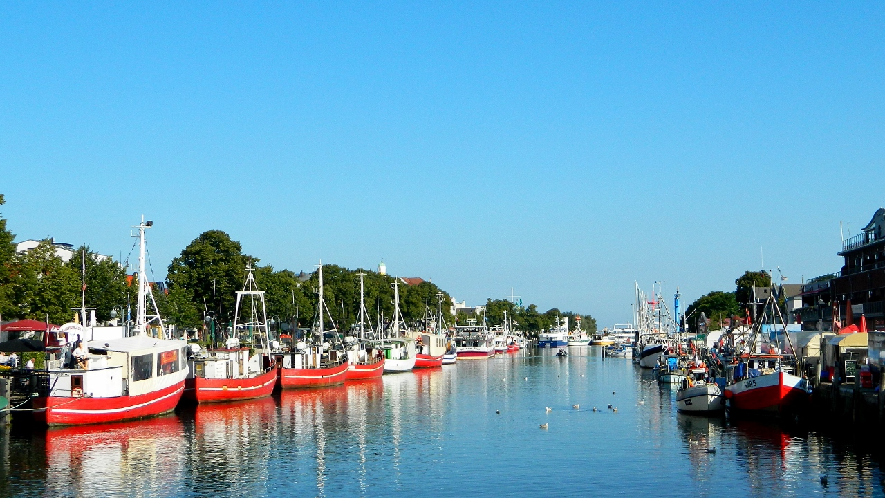 Warnemünde canal