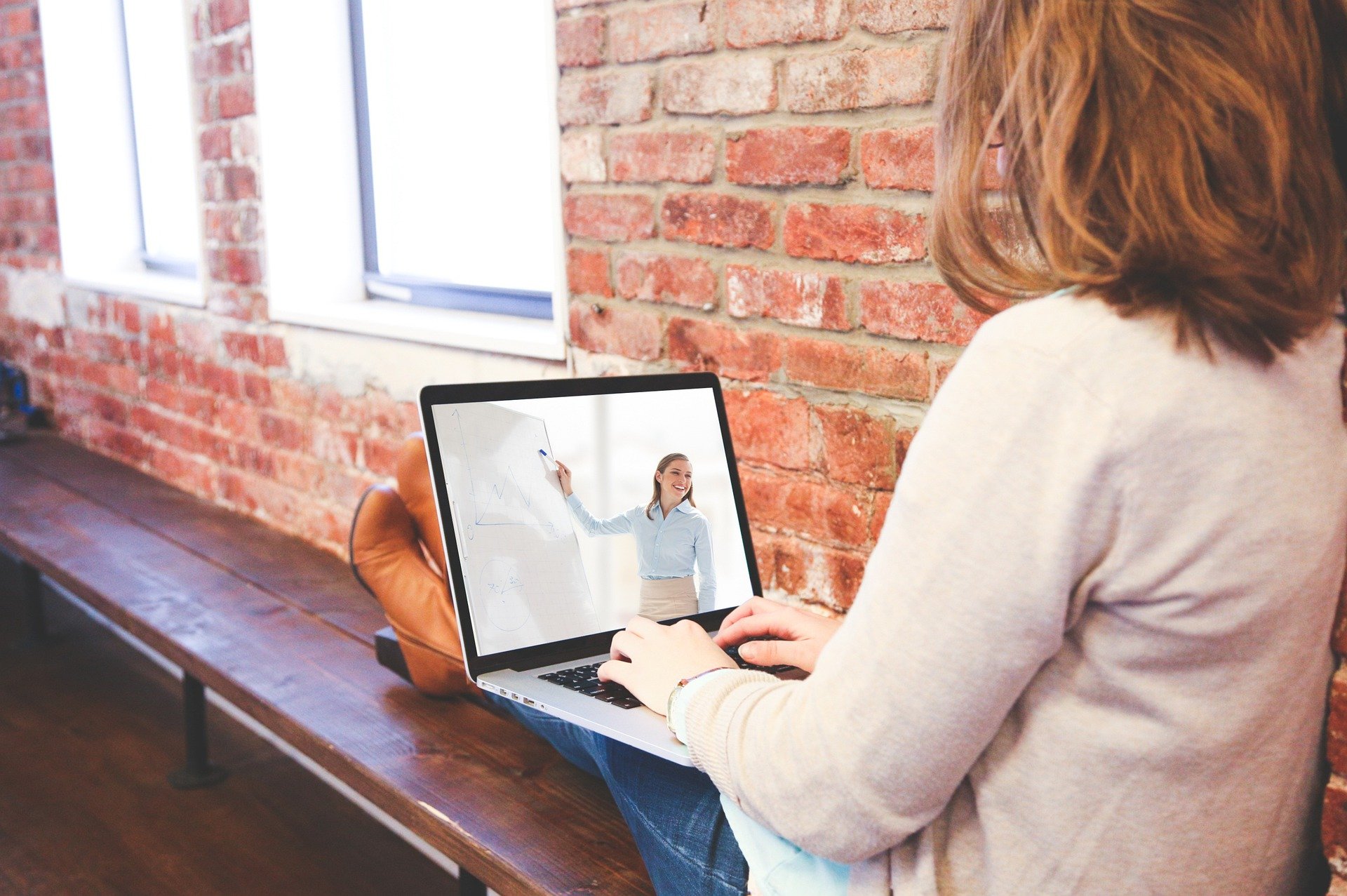 virtual learning 5550480 1920