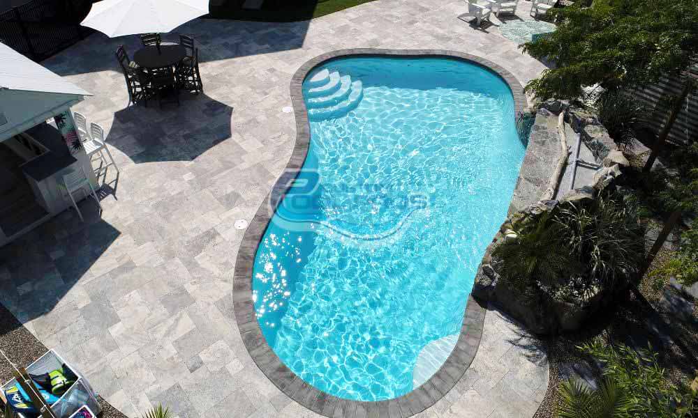 Experienced concrete pool builders at work