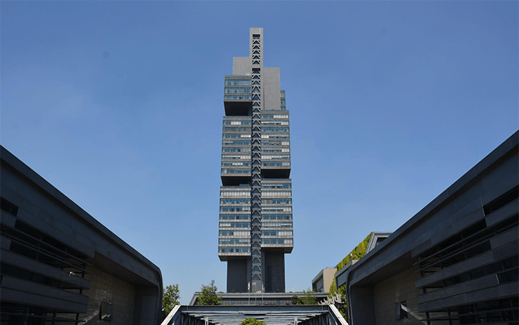 Fountain Pool Square