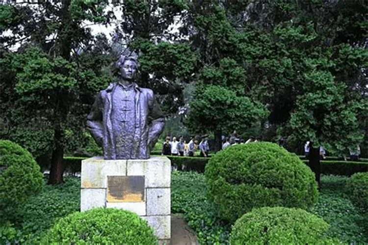 revolutionary museum