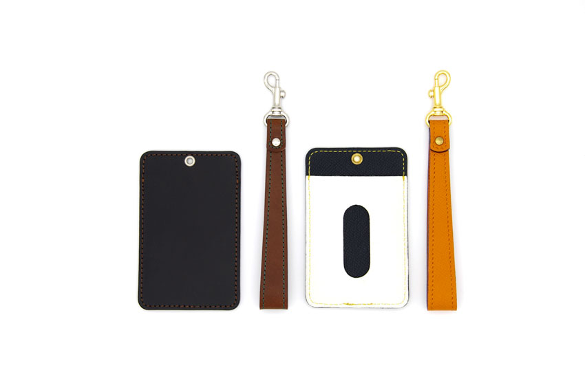 記念品やノベルティにセンスのいい革小物はいかが？名入れも可能です