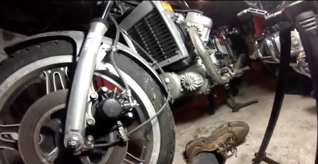 Fastlåst bremsekaliber