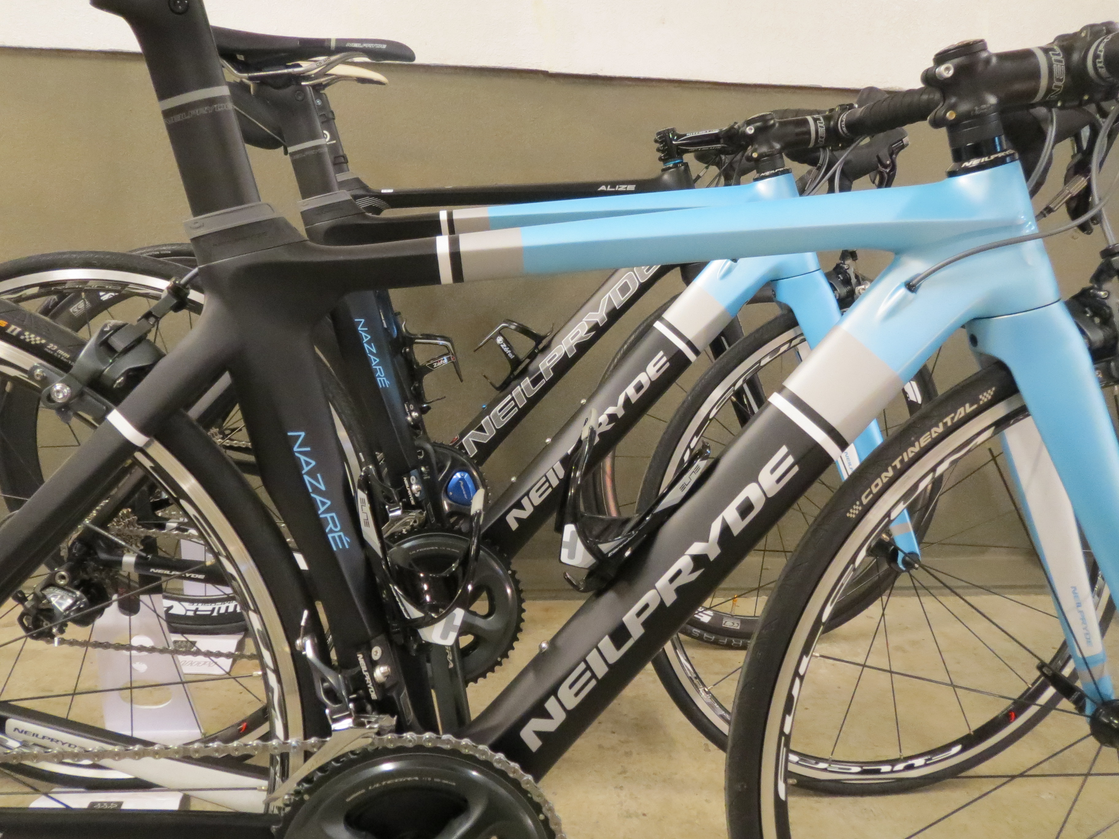 ニールプライド　カーボンフレーム　ALIZE NEILPRYDE NEILPRYDE ALIZE(ニールプライド アリーゼ ULTEGRA完成車) 2014 ロード