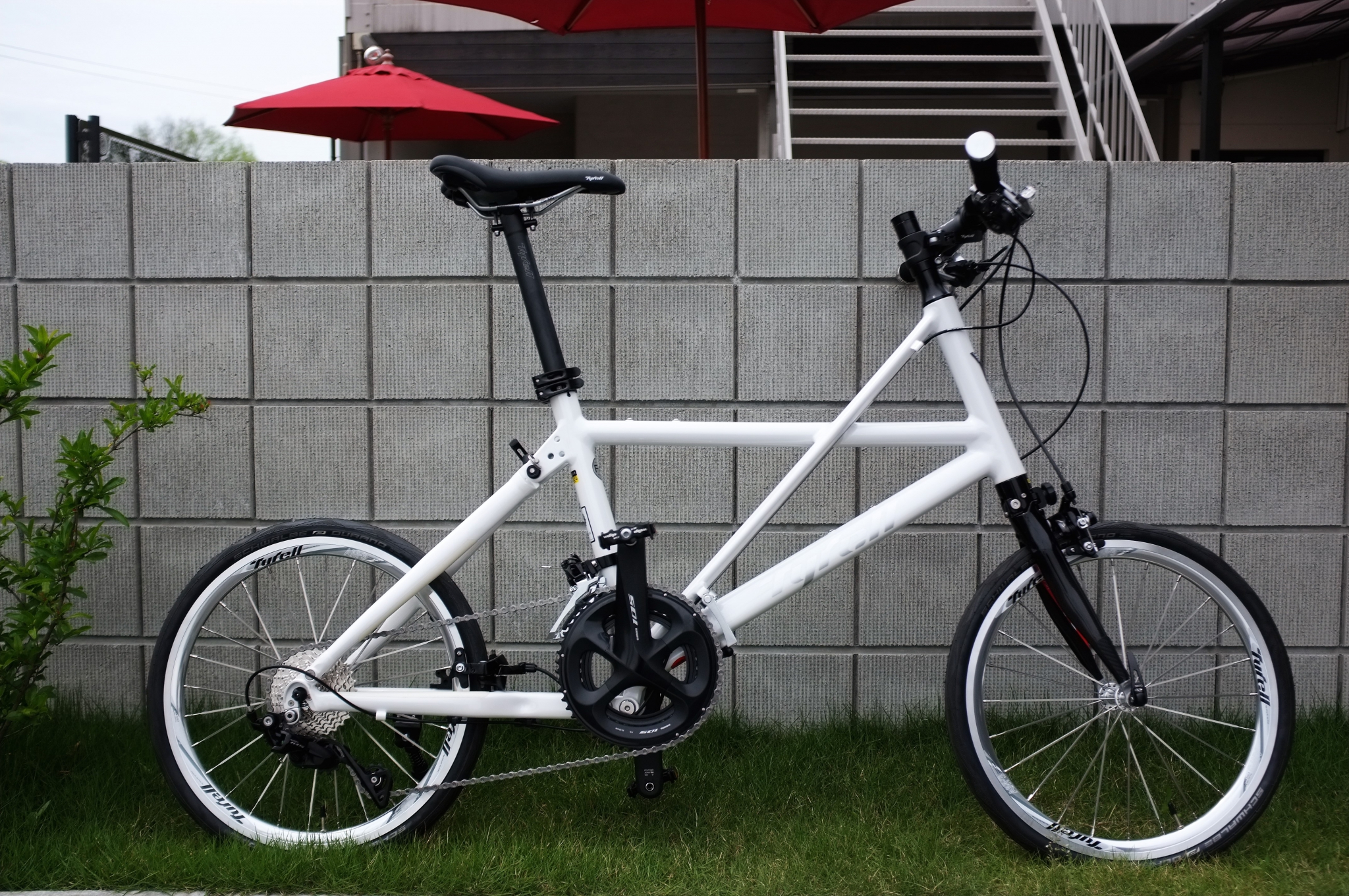 Tyrell　タイレルFX 折りたたみ　ミニベロ　ホワイト 要整備 若い二人が選ばれた折りたたみ自転車。 -Tyrell FX- | cyclemark