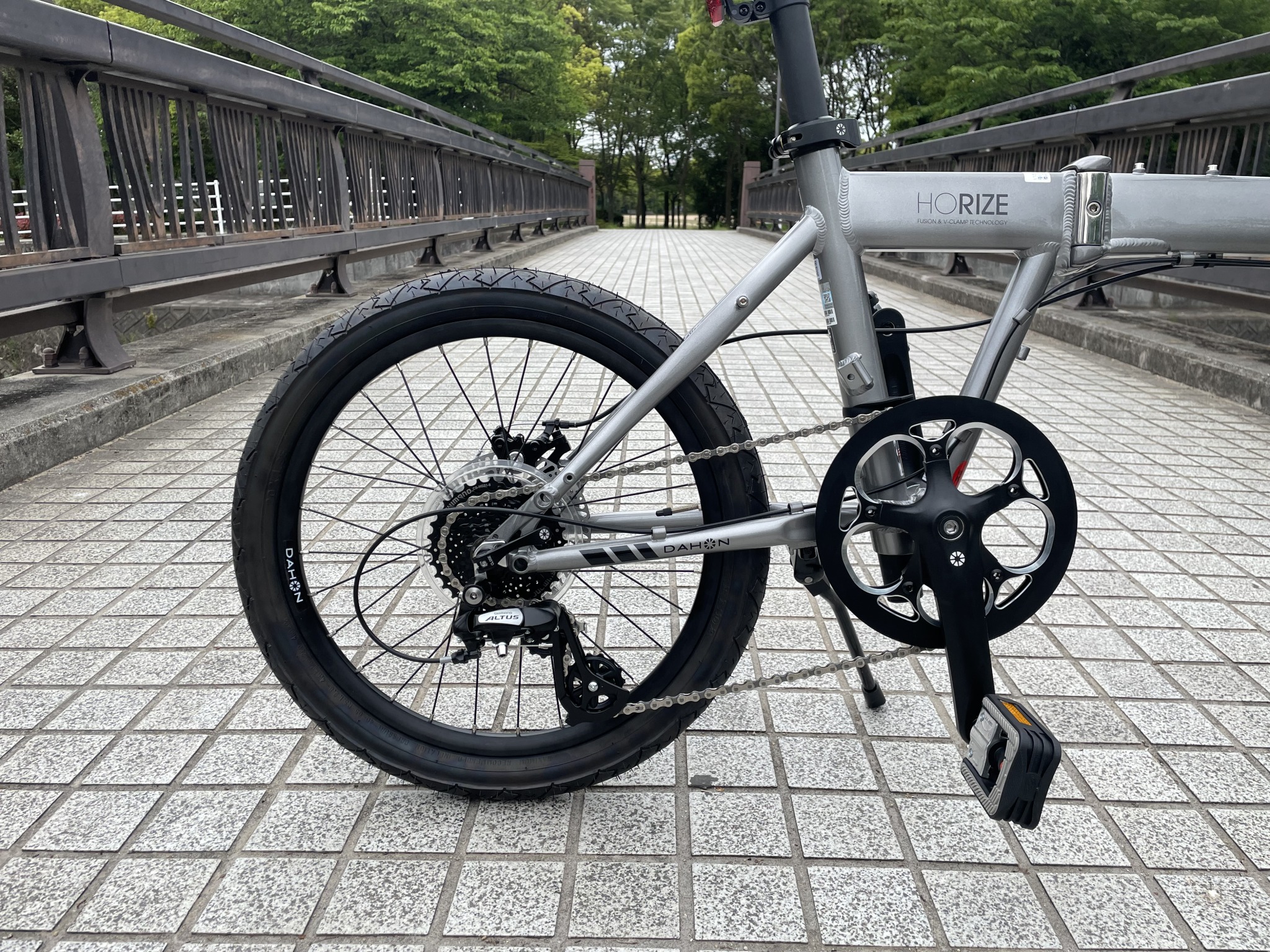 極太タイヤ　折り畳み自転車　REVERIE 極太タイヤ折り畳み自転車REVERIE