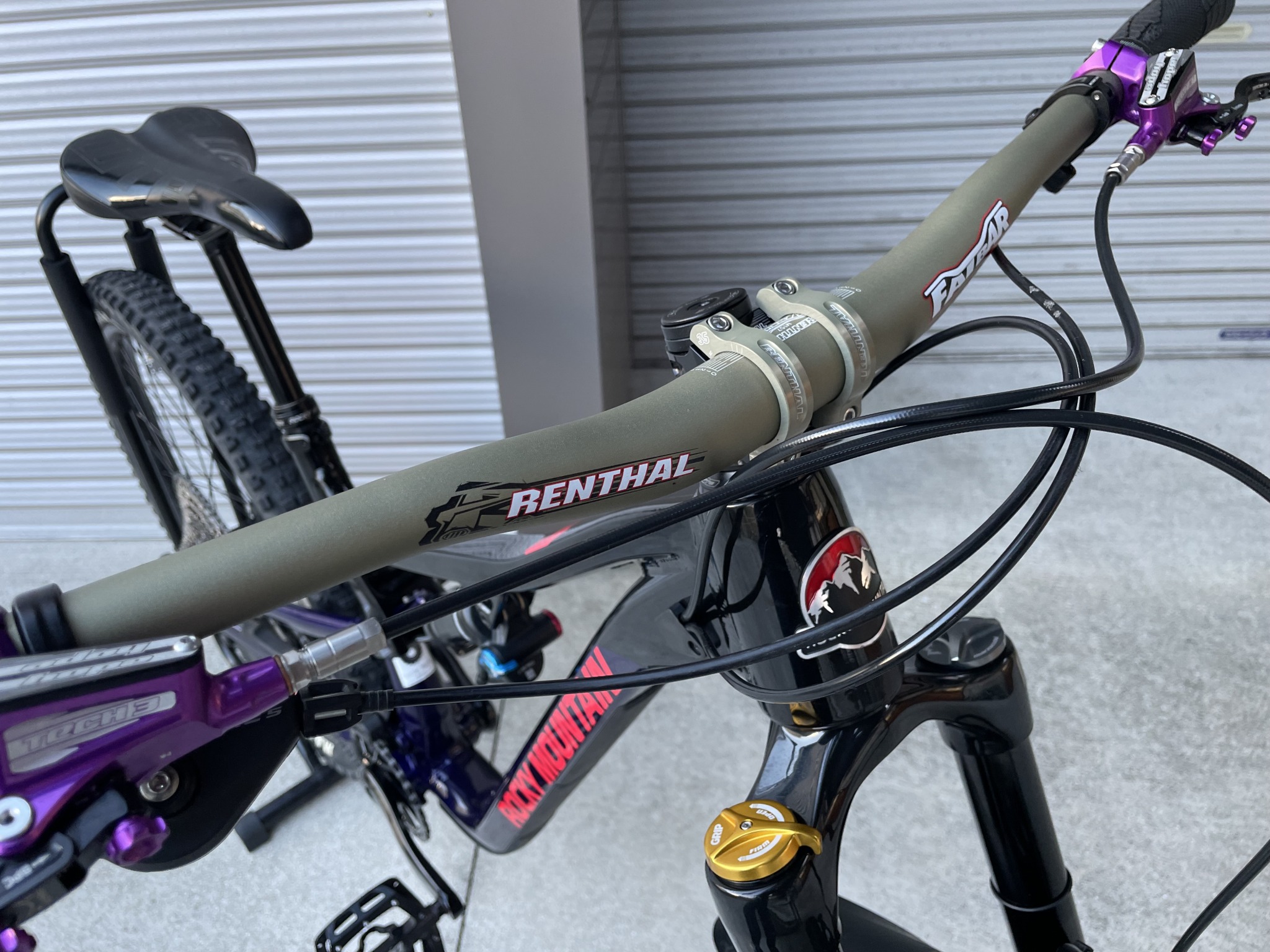 ALTITUDE Alloy 30 × HOPE Tech3 E4 – cyclemark サイクルマーク