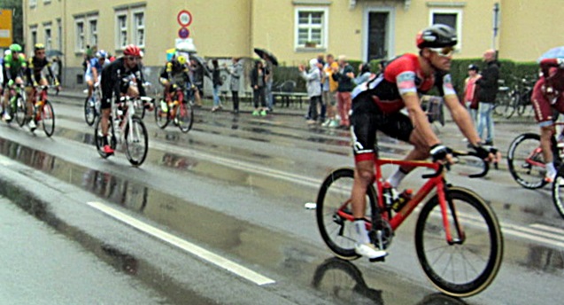 Find on the map and call to book a table. Gastbeitrag: Tour de France in Mönchengladbach | there is no "I" in cyclyng