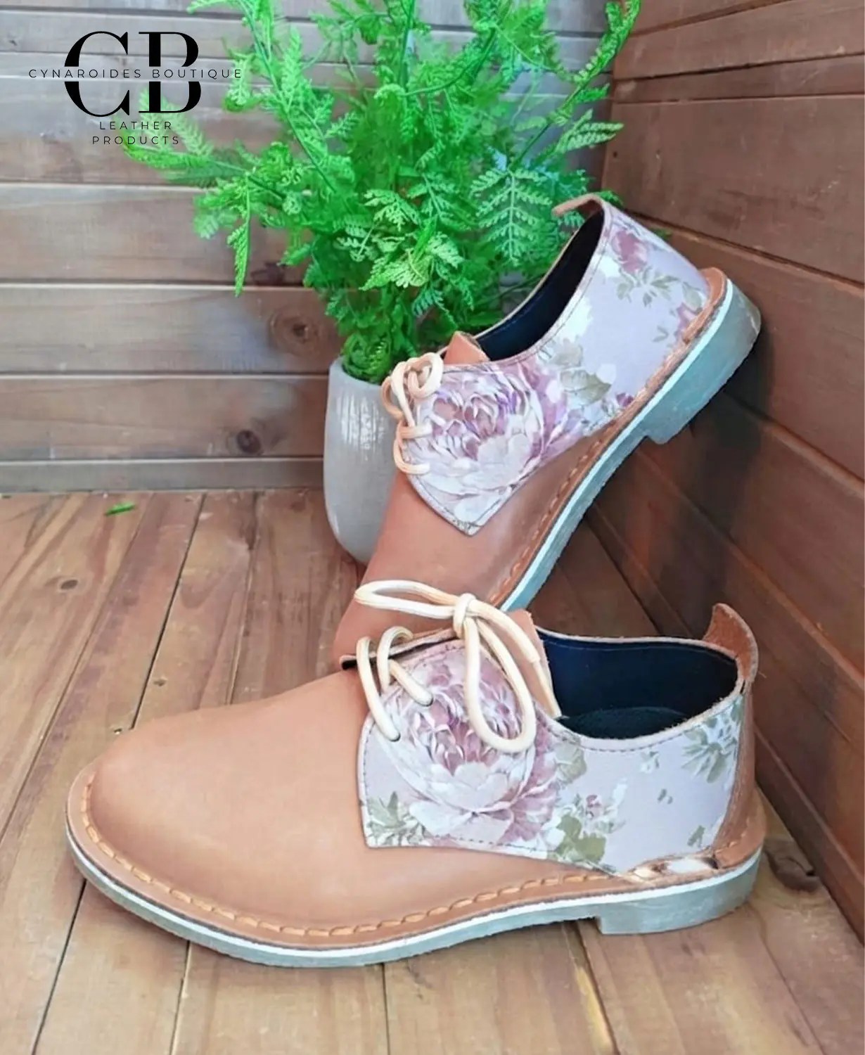Printed Roxy Low-Cut Vellies Tan with Roses Print