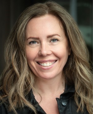 Professional Actress Alison Donohue represented by CYP Actors Agency. Actor for TV, Film, Corporate & Voiceover industries