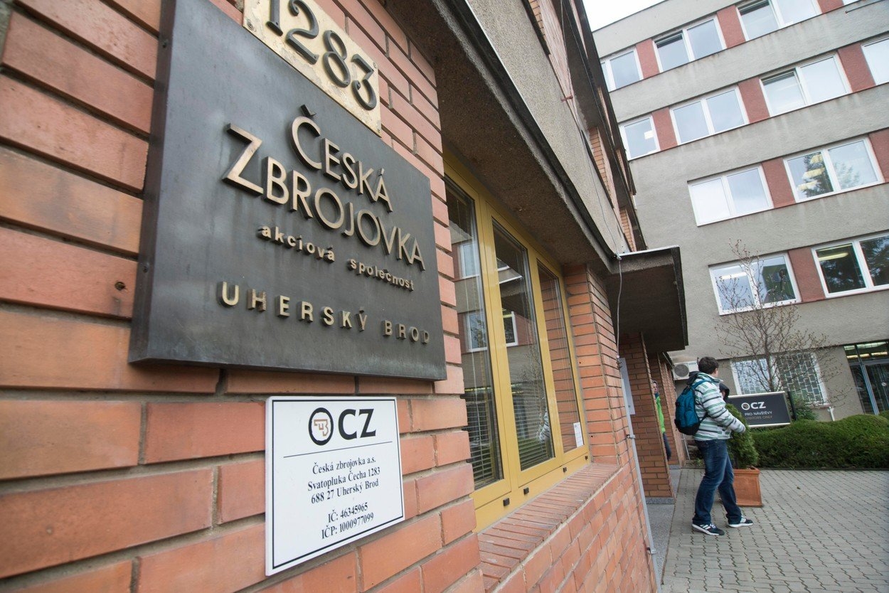 S vášní a respektem tvoříme nejlepší zbraně a. Ceska Zbrojovka Postavi V Arkansasu Tovarnu Novinky Cz