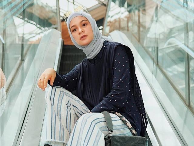 Gratis Unduh Gambar Inspirasi Gaya Ootd Kasual Hijab Buat Liburan Wallpaper Kusmia Terbaru oleh Lampunghits.com