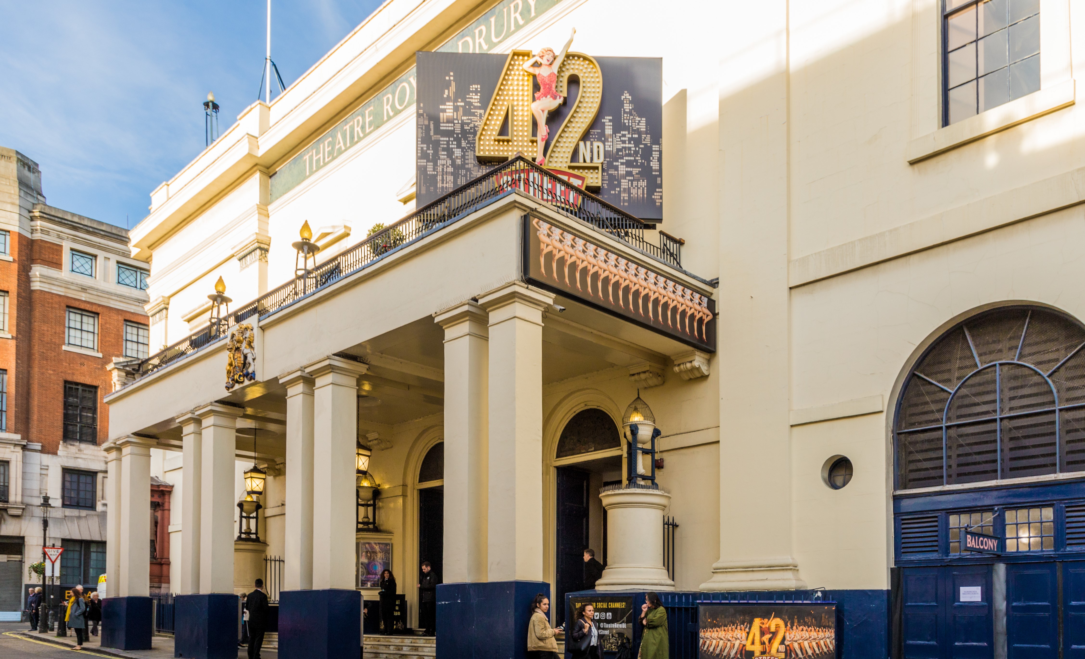 Theatre Royal Drury Lane What S On Book Tickets Theatres Online