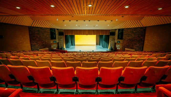 Grays Theatres What S On In Grays Theatres Online