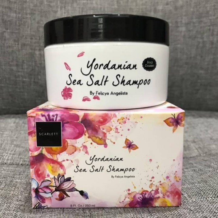 Pekerjaan beberes rumah adalah pekerjaan yang cukup melelahkan. DKShop - Scarlett Whitening Yordanian Sea Salt Shampoo 250 ml