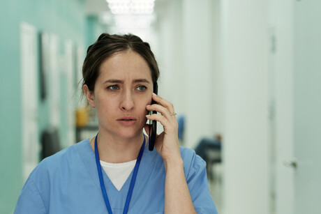 Australian Hospital Workers' Mobile Phones Carry Deadly Superbugs, Study Reveals (2026)