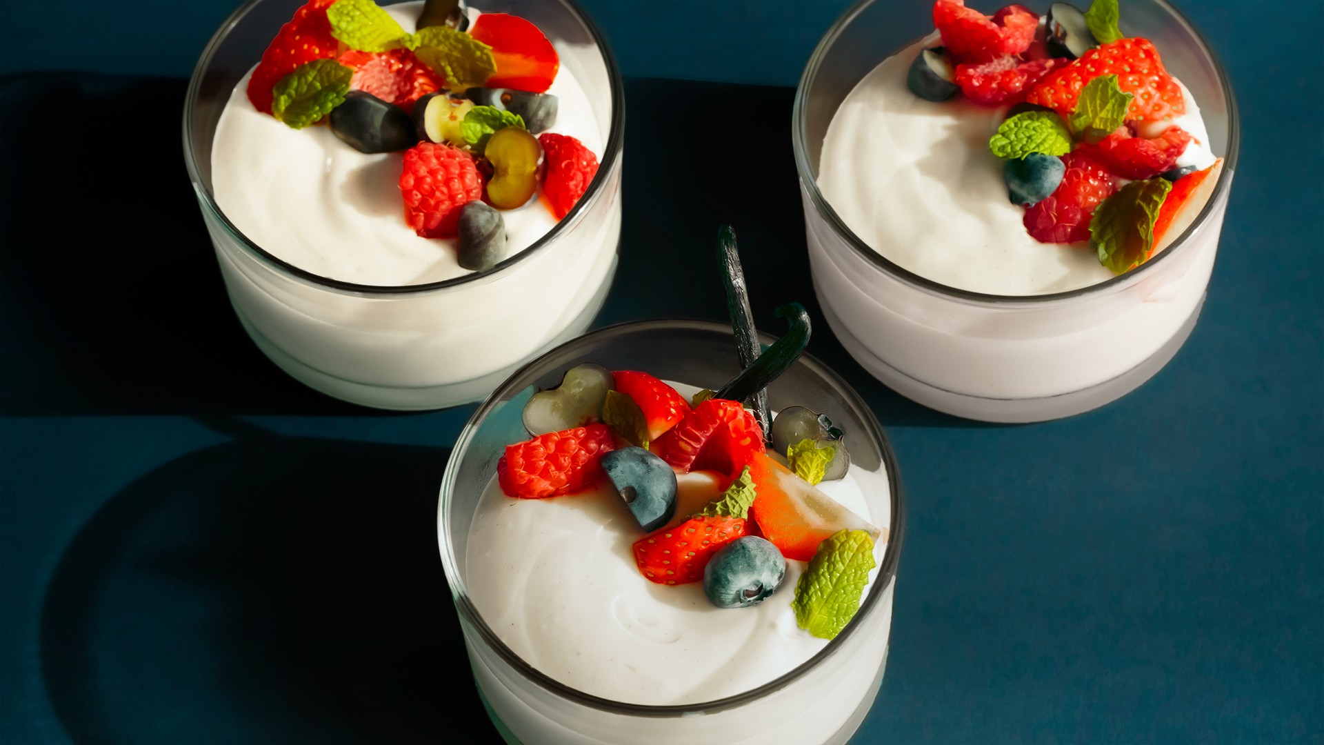 Vanilla Pudding Instagram Facebook Linktree - 8K Vintage Illustrations for Desktop