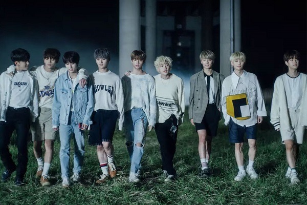 (lirik lagu stray kids miroh romanization) saneul neomeo san neomeo gangeul neomeo gang neomeo saneul neomeo sanmaeg gangeul neomeo bada Stray Kids Comeback Dengan Lagu Side Effect Yang Dibuat Oleh Tiga Personelnya Womantalk