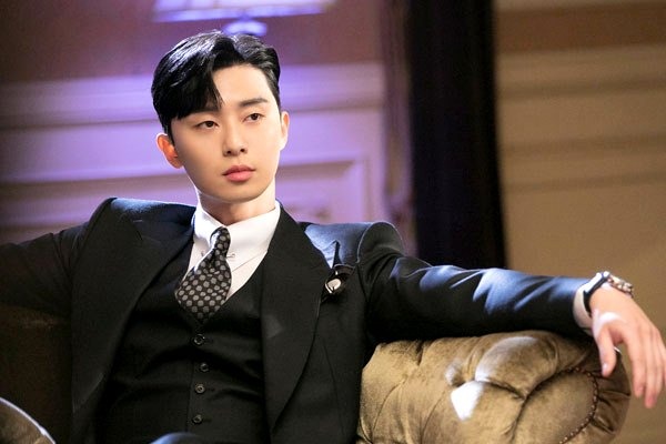 Cocok untuk penonton dewasa, ada cukup banyak drama korea yang bercerita tentang ceo ganteng dan, ehem, tentu saja bawahannya yang naksir. 5 Aktor Korea Yang Berperan Sebagai Bos Tampan Dan Keren Di Drama Korea Womantalk